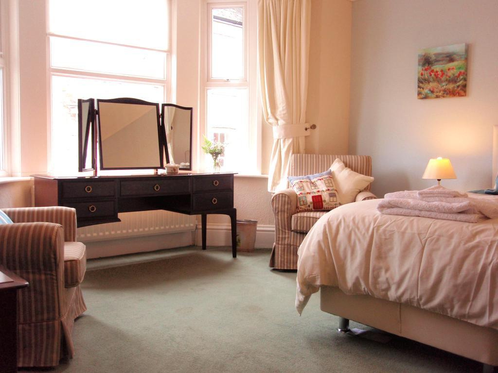 Weston House Bed & Breakfast Bampton  Ngoại thất bức ảnh