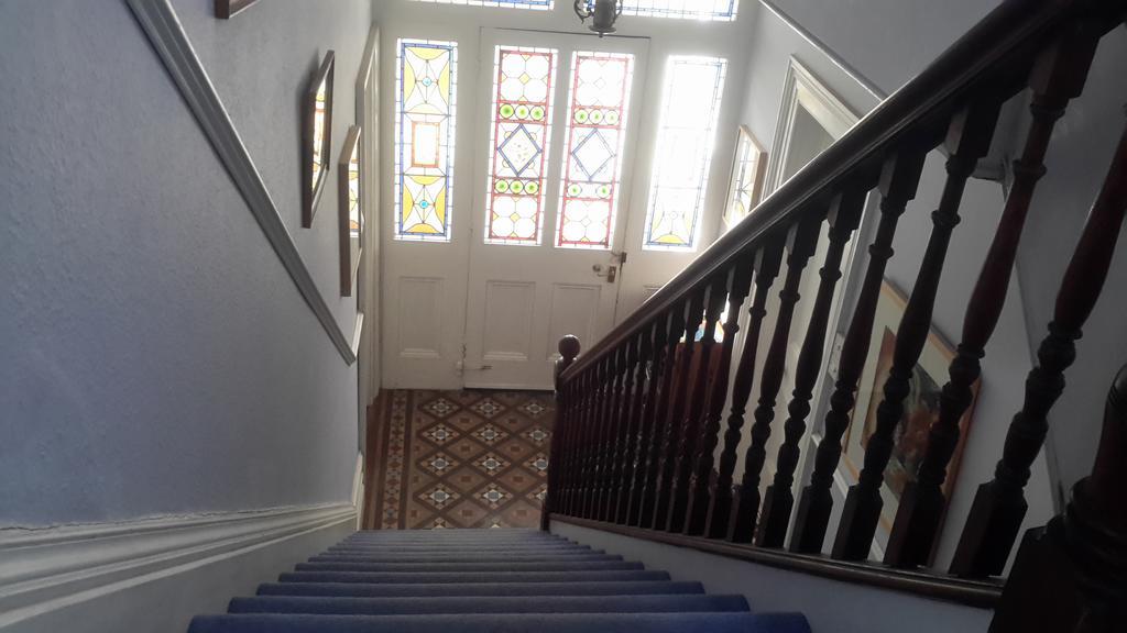 Weston House Bed & Breakfast Bampton  Ngoại thất bức ảnh